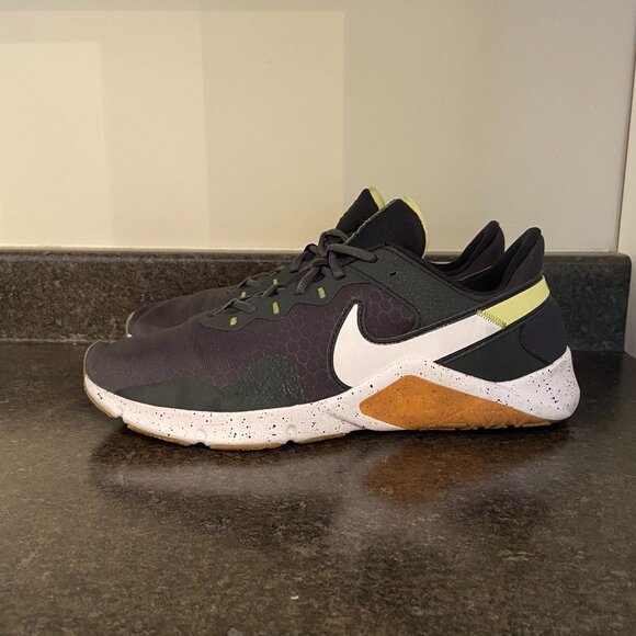 Nike Legend Essential 2 'Iron Grey Limelight' - Size 10.5 - Picture 4 of 8